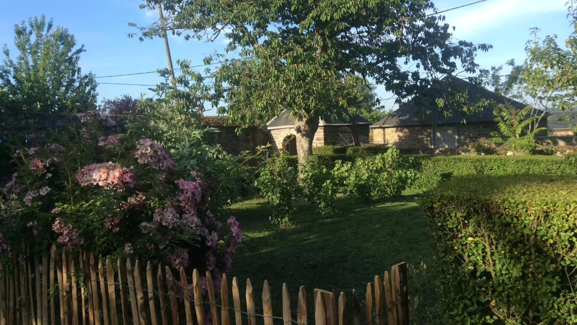 Une Grange En Bretagne Pleudihen-sur-Rance France